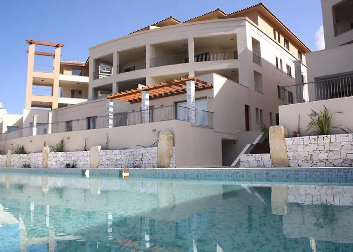 Lighthouse Bay Apartamento Paphos