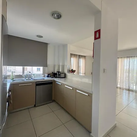 Lighthouse Bay Апартаменты *