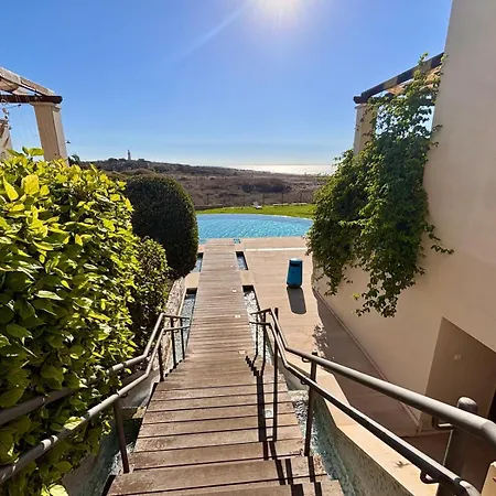 Lighthouse Bay Апартаменты Пафос