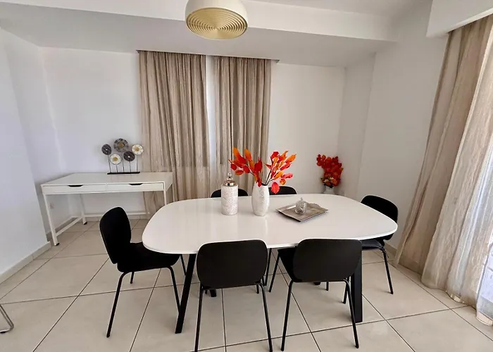 Lighthouse Bay * Πάφος